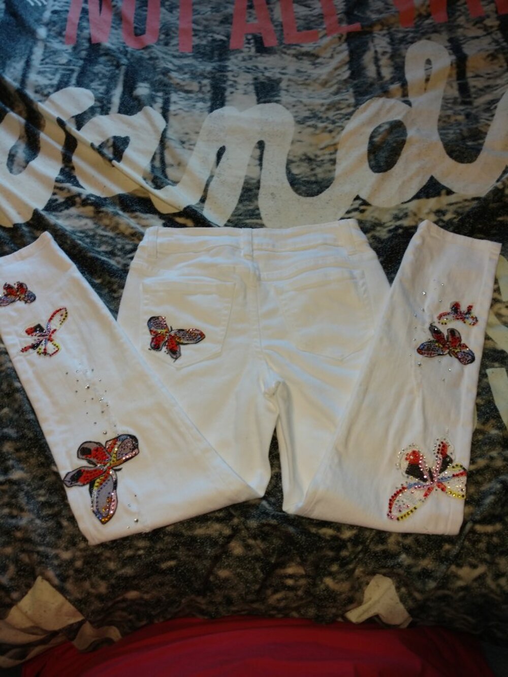 Boston Proper Distressed Butterfly Patch Embellished White Jeans Sz.0 - Picture 8 of 13
